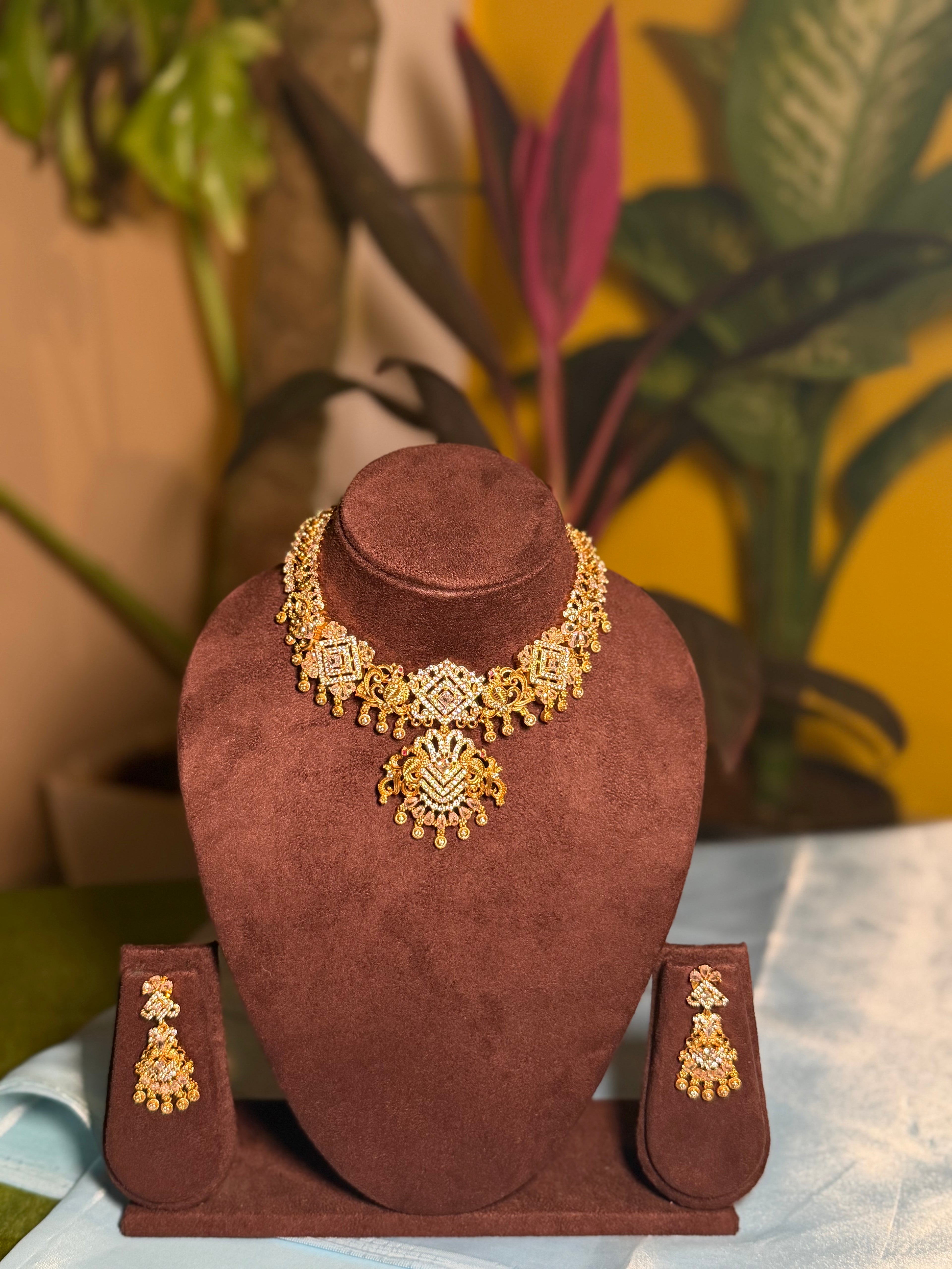 Svarna Varnika Bridal Choker Set