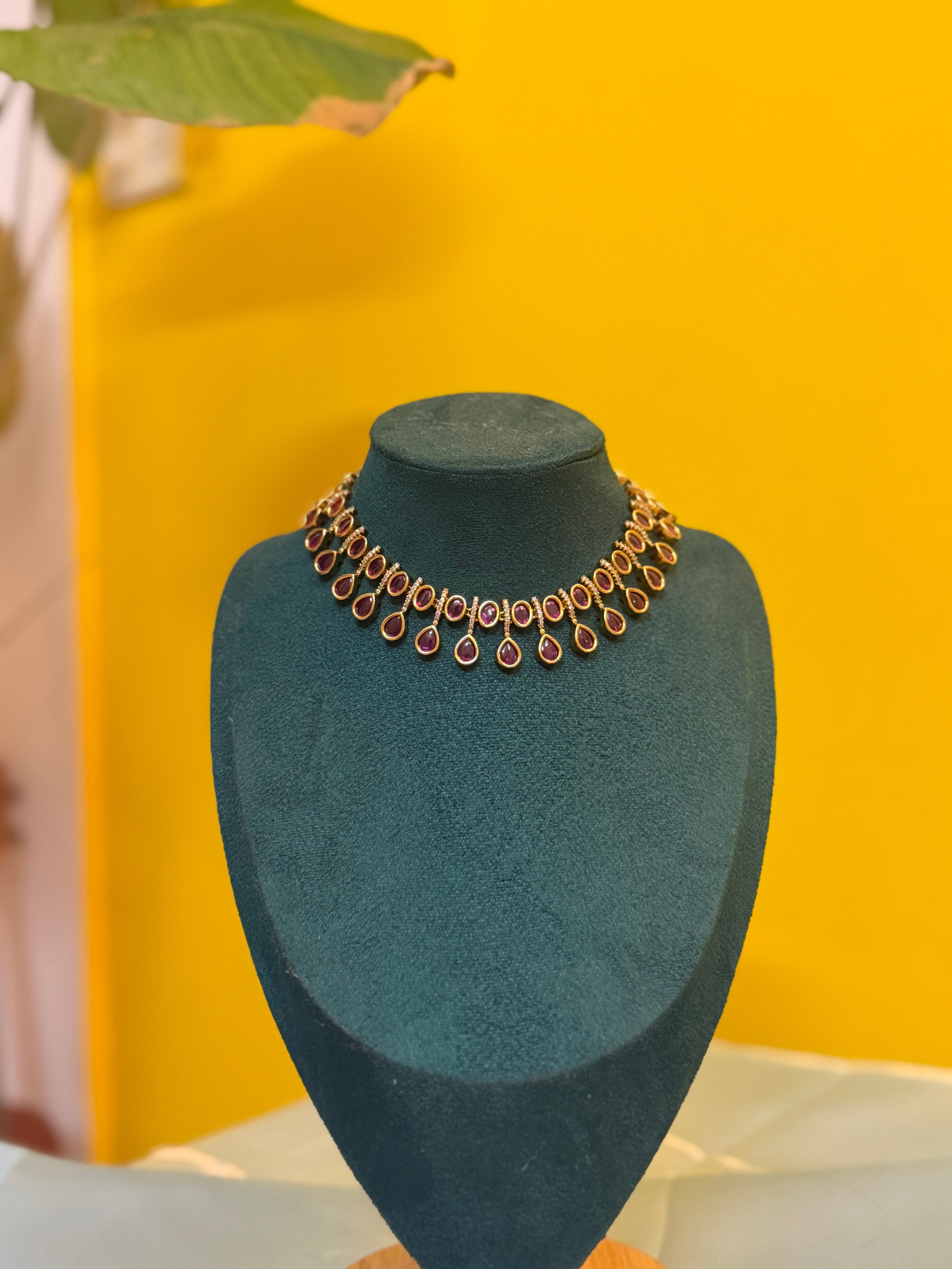 Rakta Amara Teardrop Choker