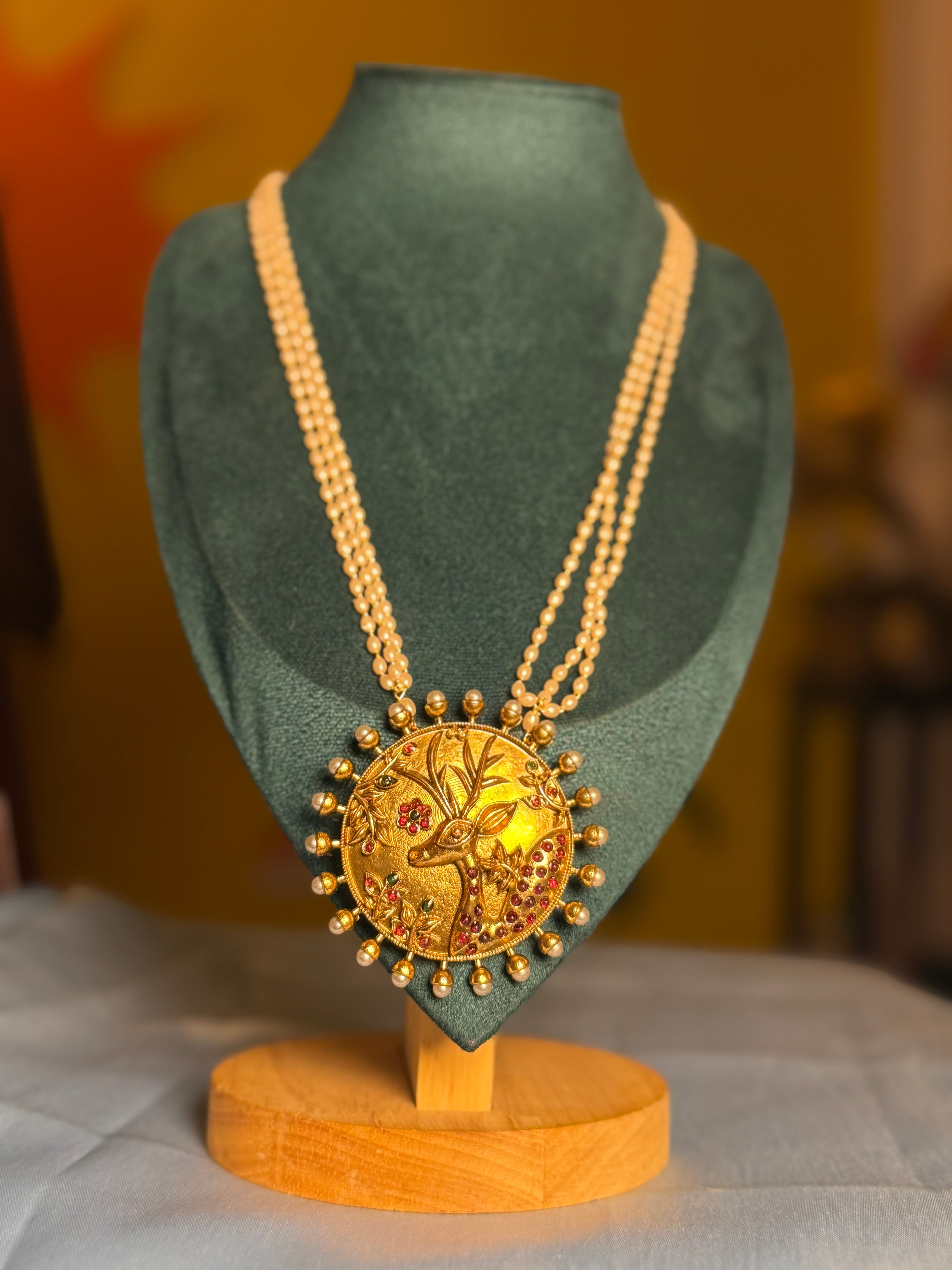 Deer Designed Single Pendant Pearl Princess Chain