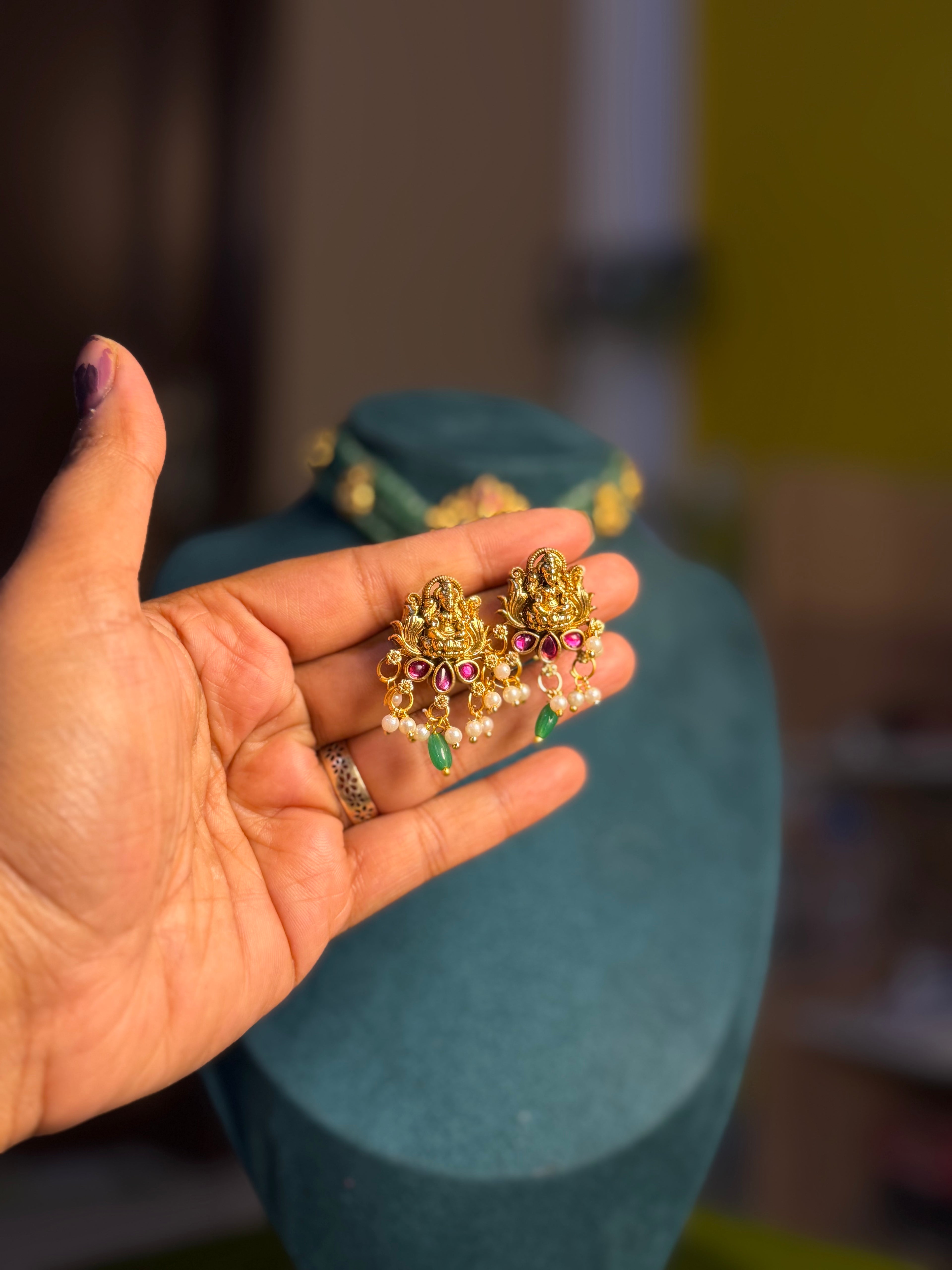 Green Beaded Classic Lakshmi Choker