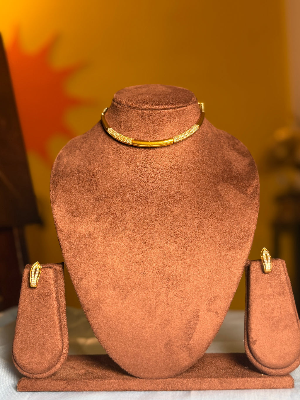 Simple Hasli Stoned Choker
