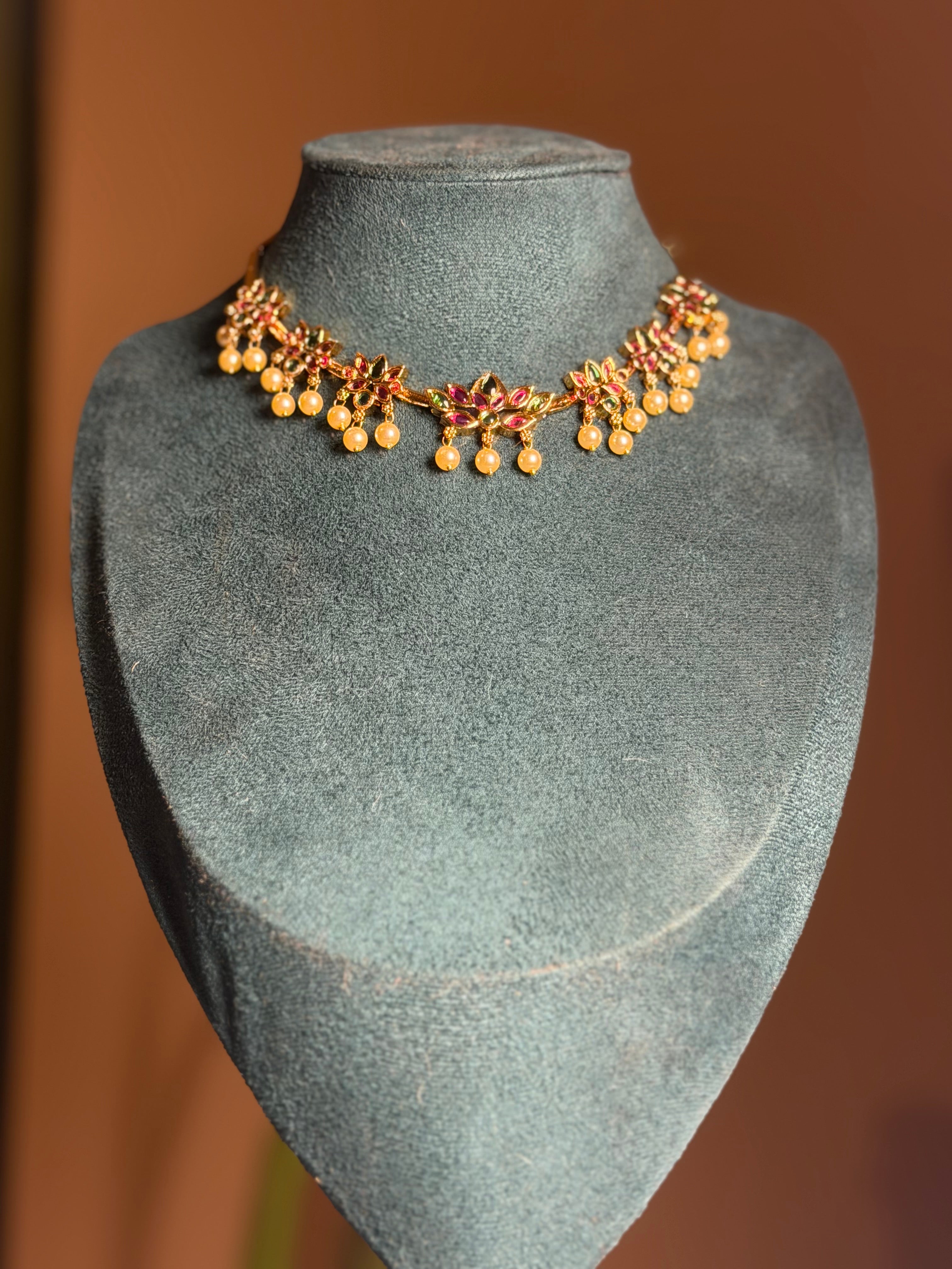 Pearl Bloom Antique Choker