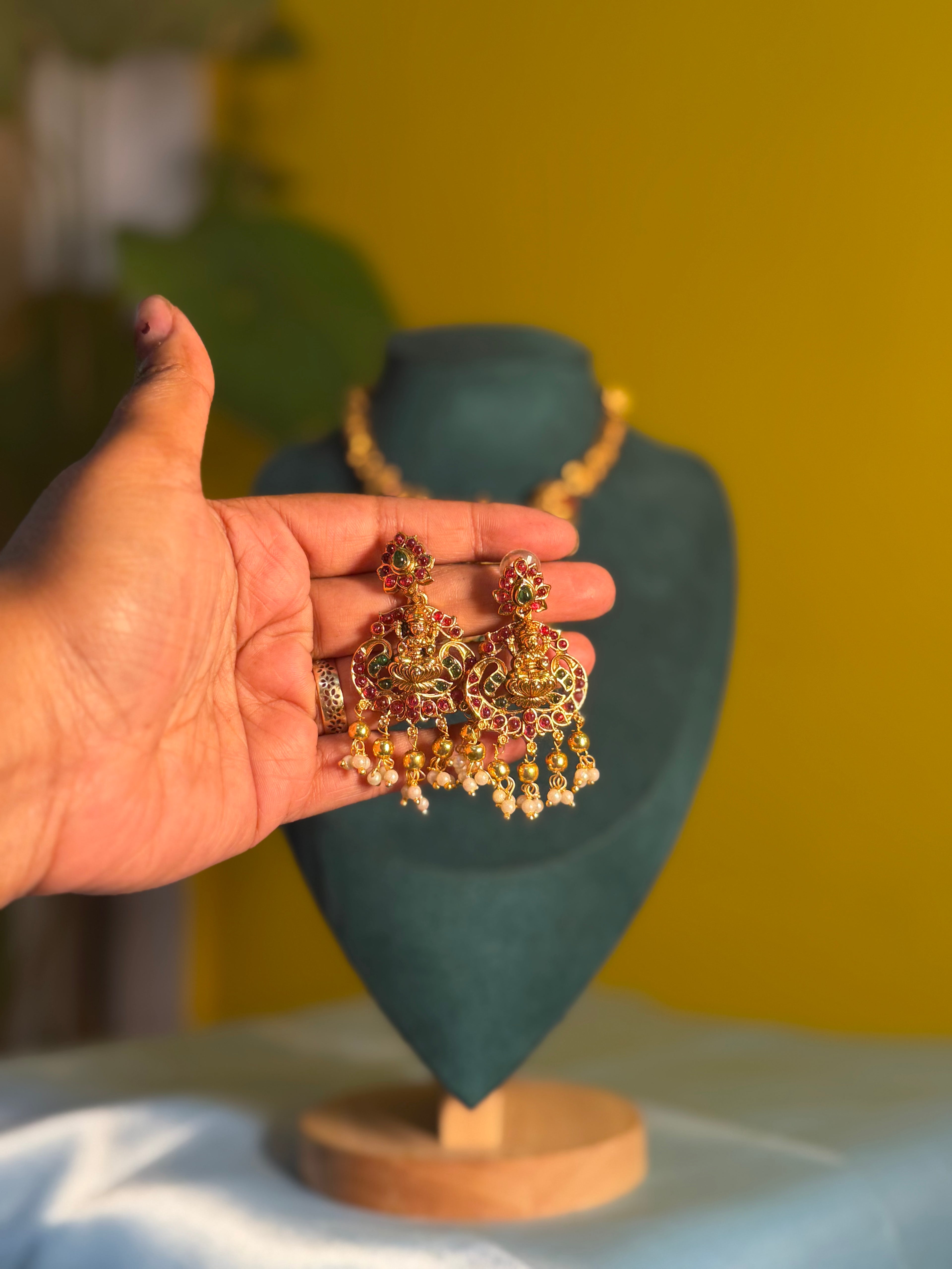 Rajarajeshwari Heritage Pendant Choker