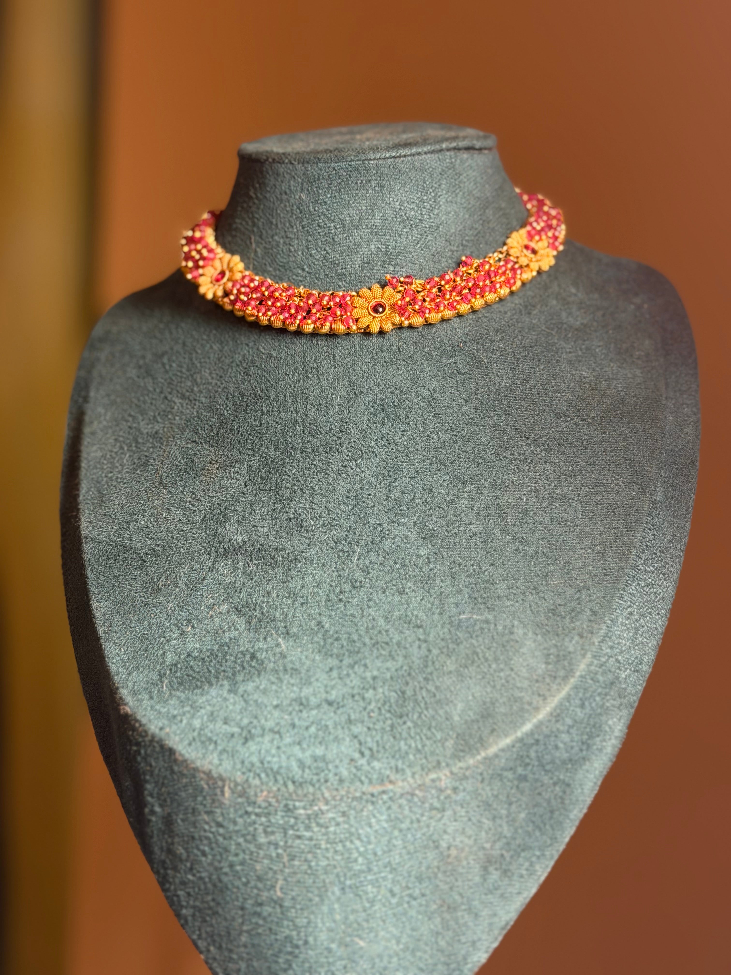 Gold Platted Flower Beaded Necklace