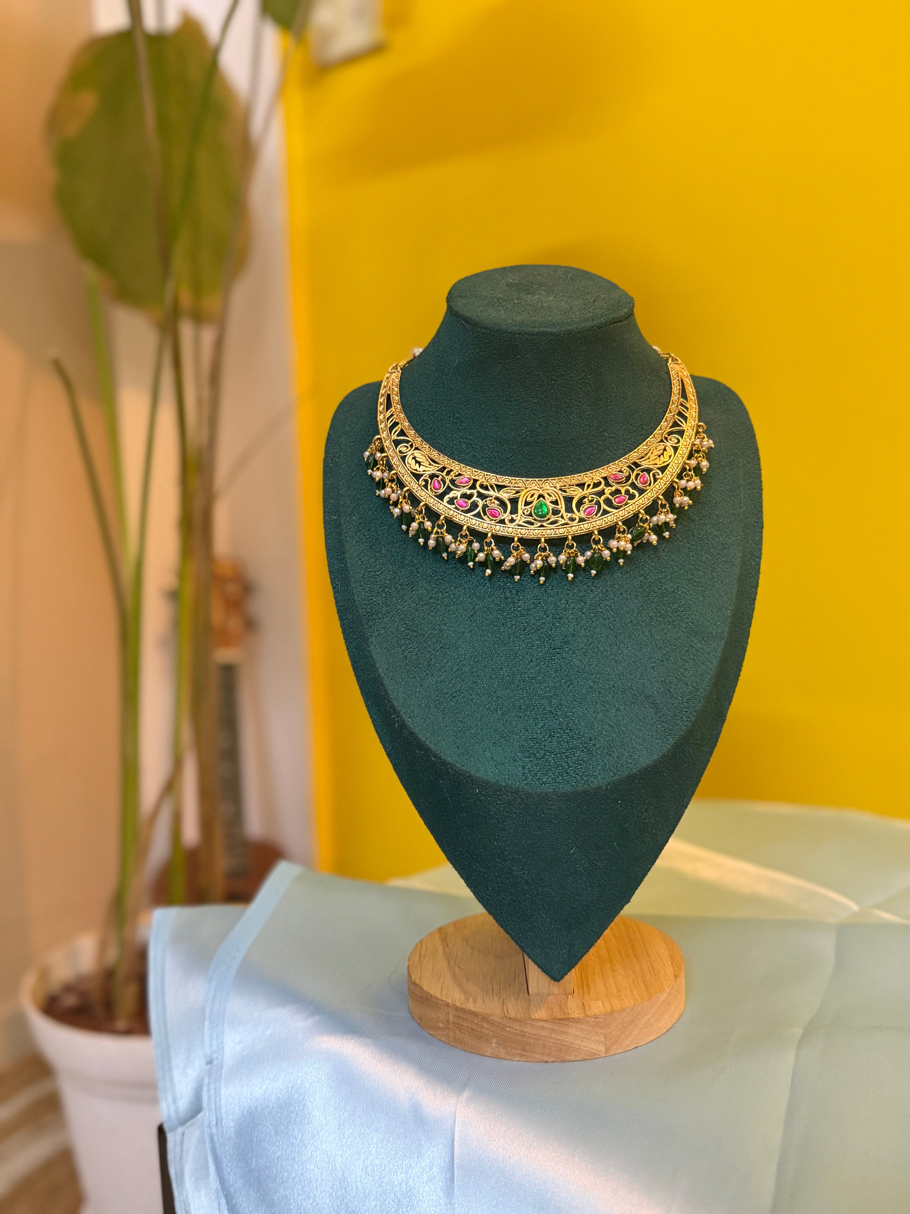 Ivory Grid Hasli Necklace