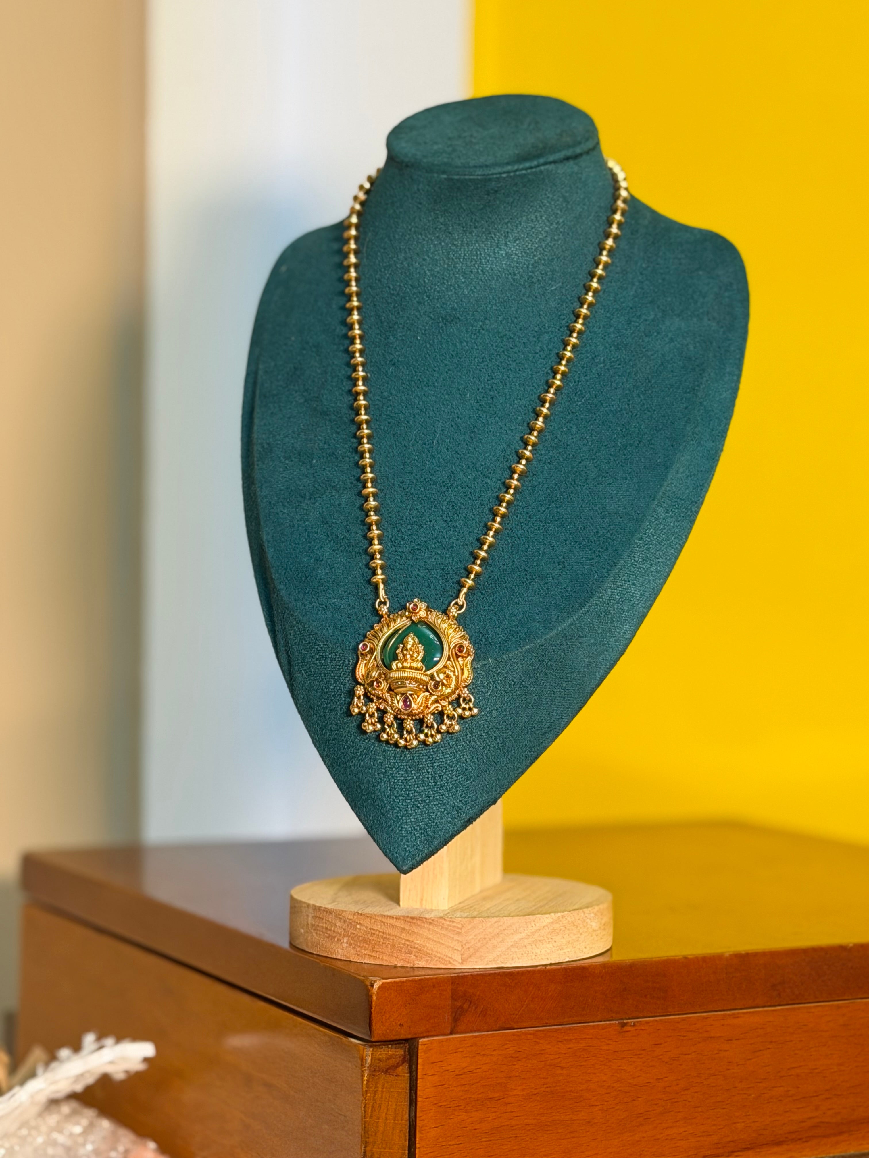 Dotted Pattern Lakshmi Chain
