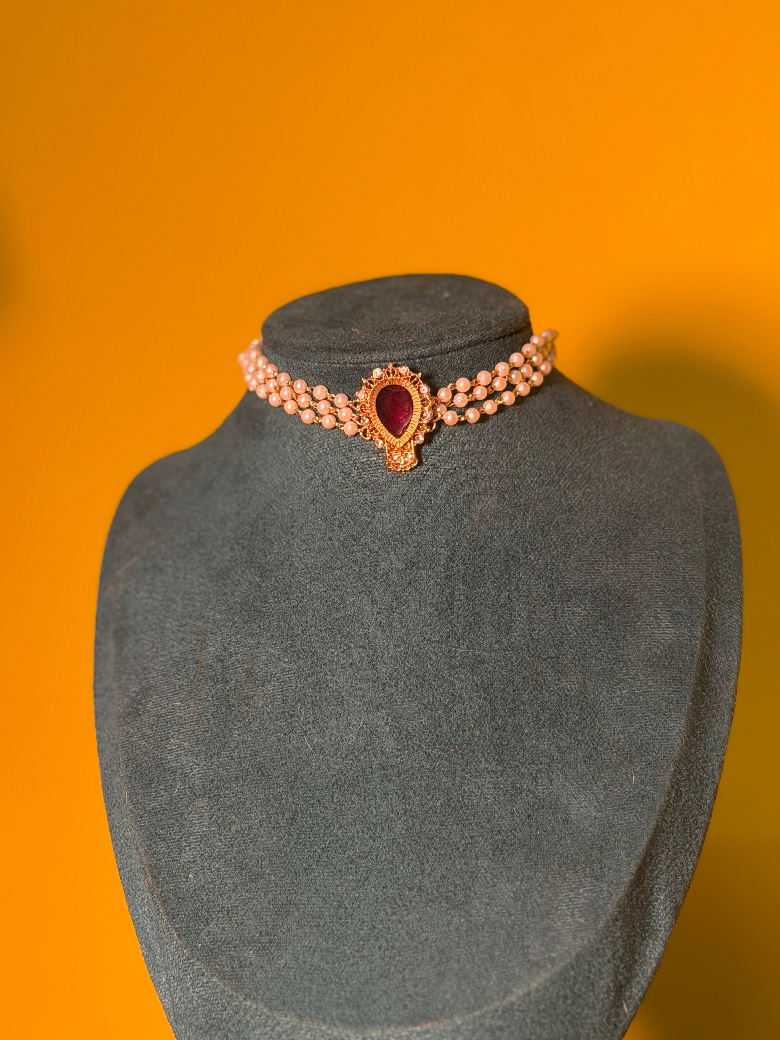 Teardrop Designed Pearl Choker