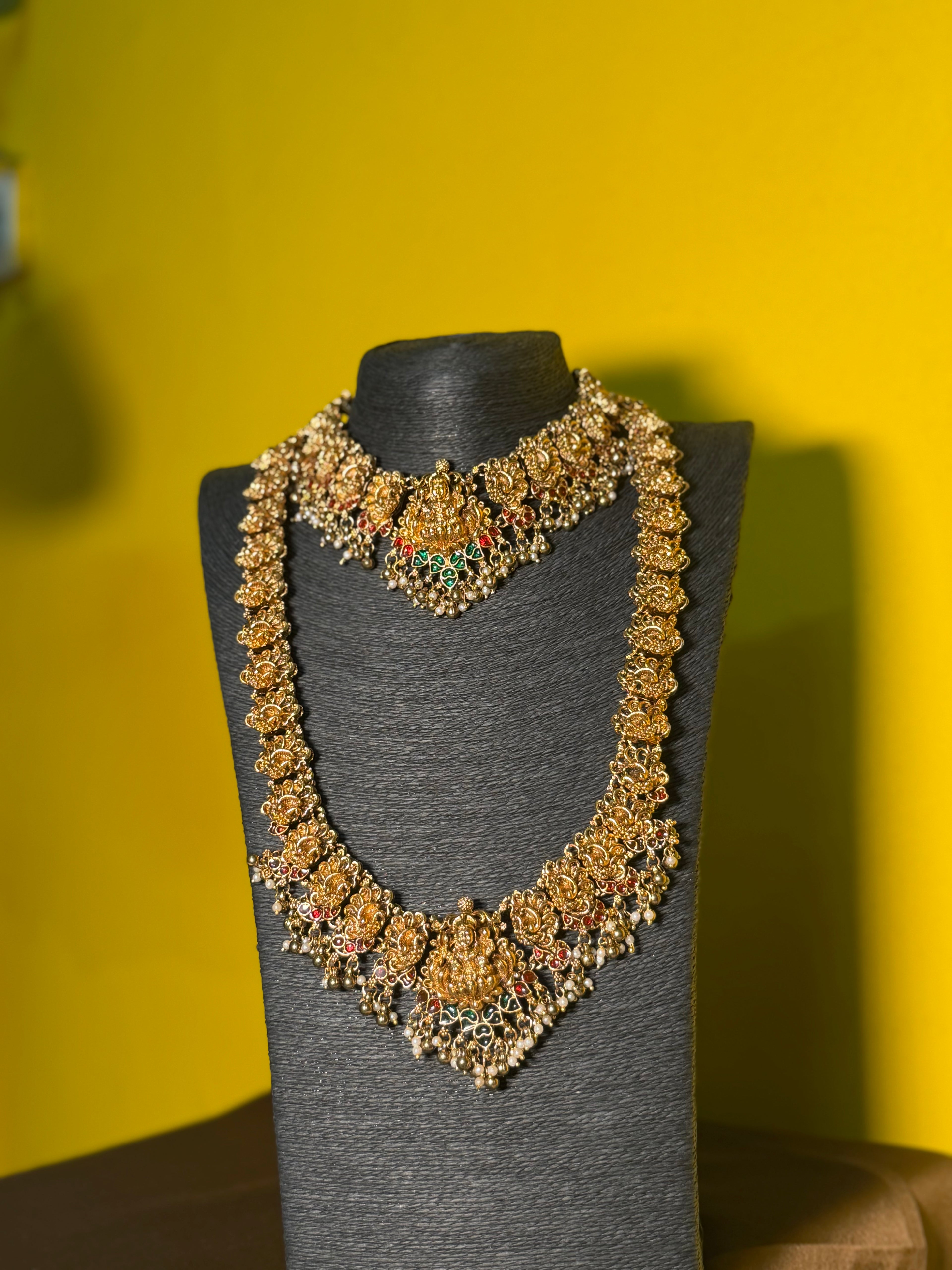 Sri Vaibhava Lakshmi Bridal Set