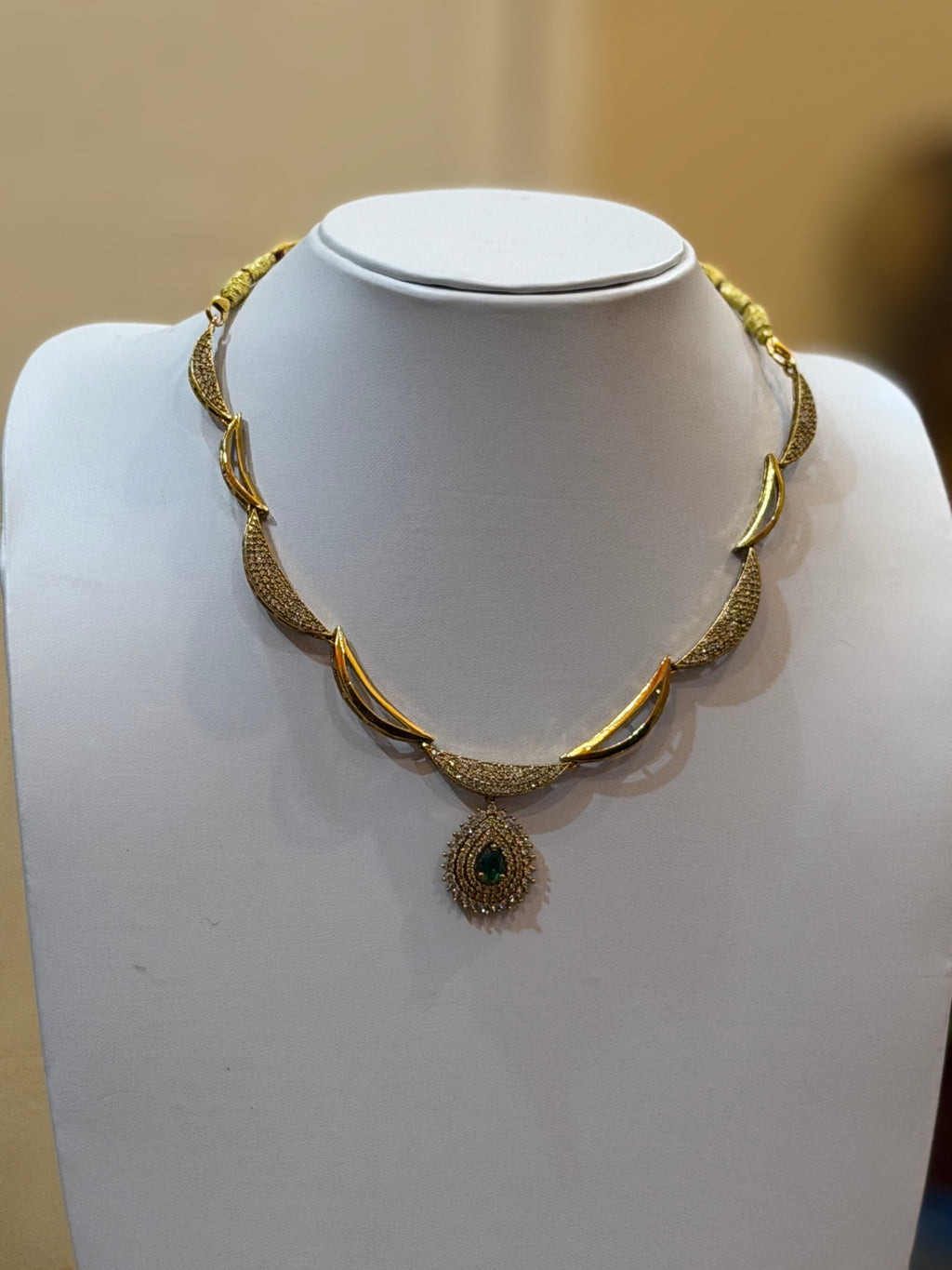 Emerald Aura Necklace