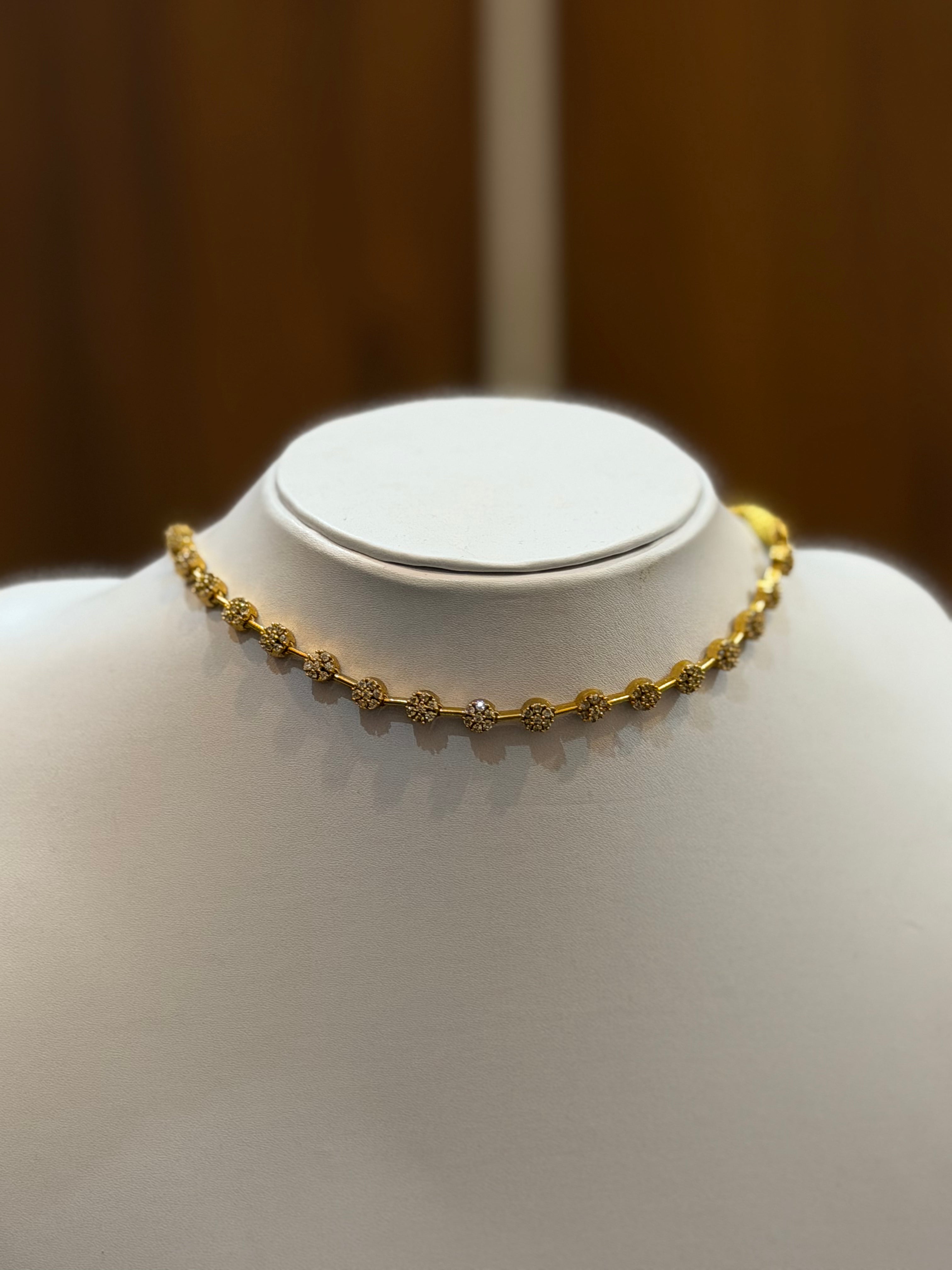 Nayra Subtle Spark Necklace