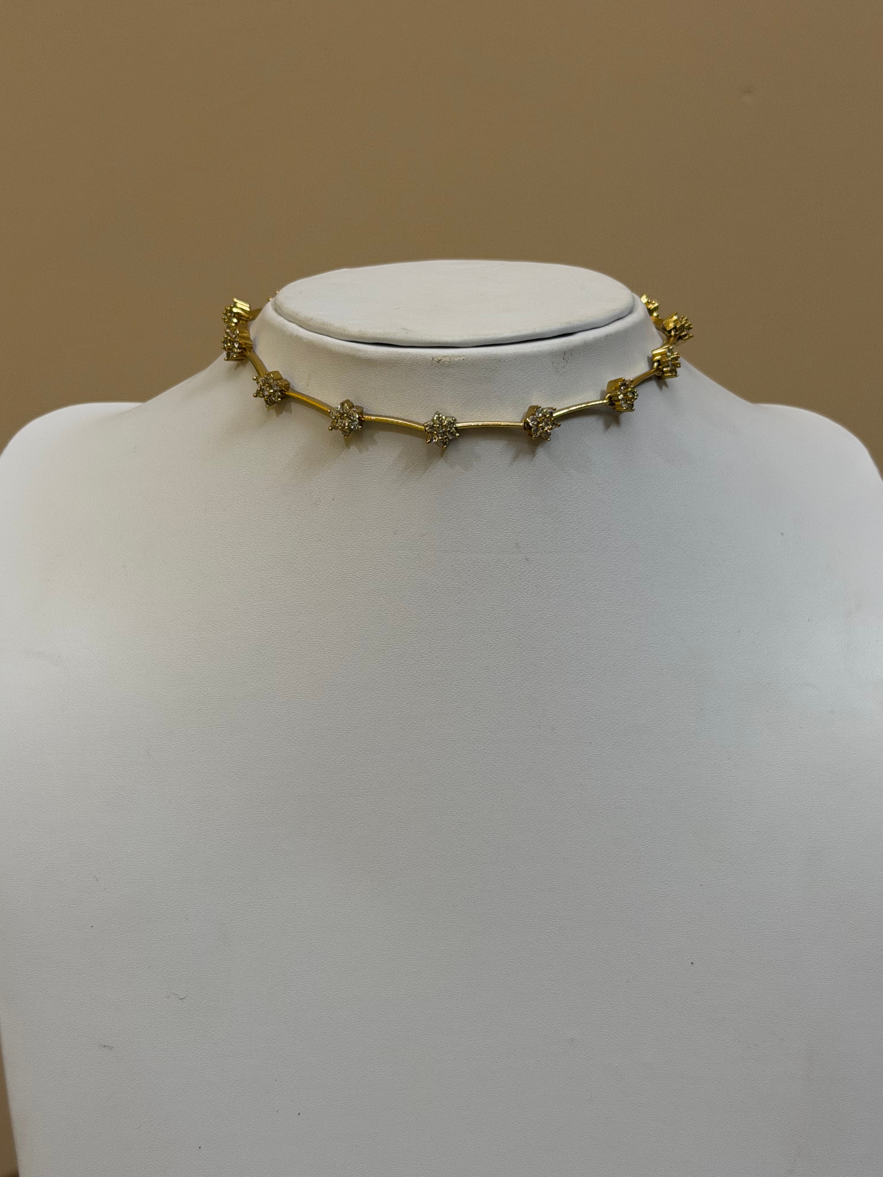 One liner Flower AD stone Choker