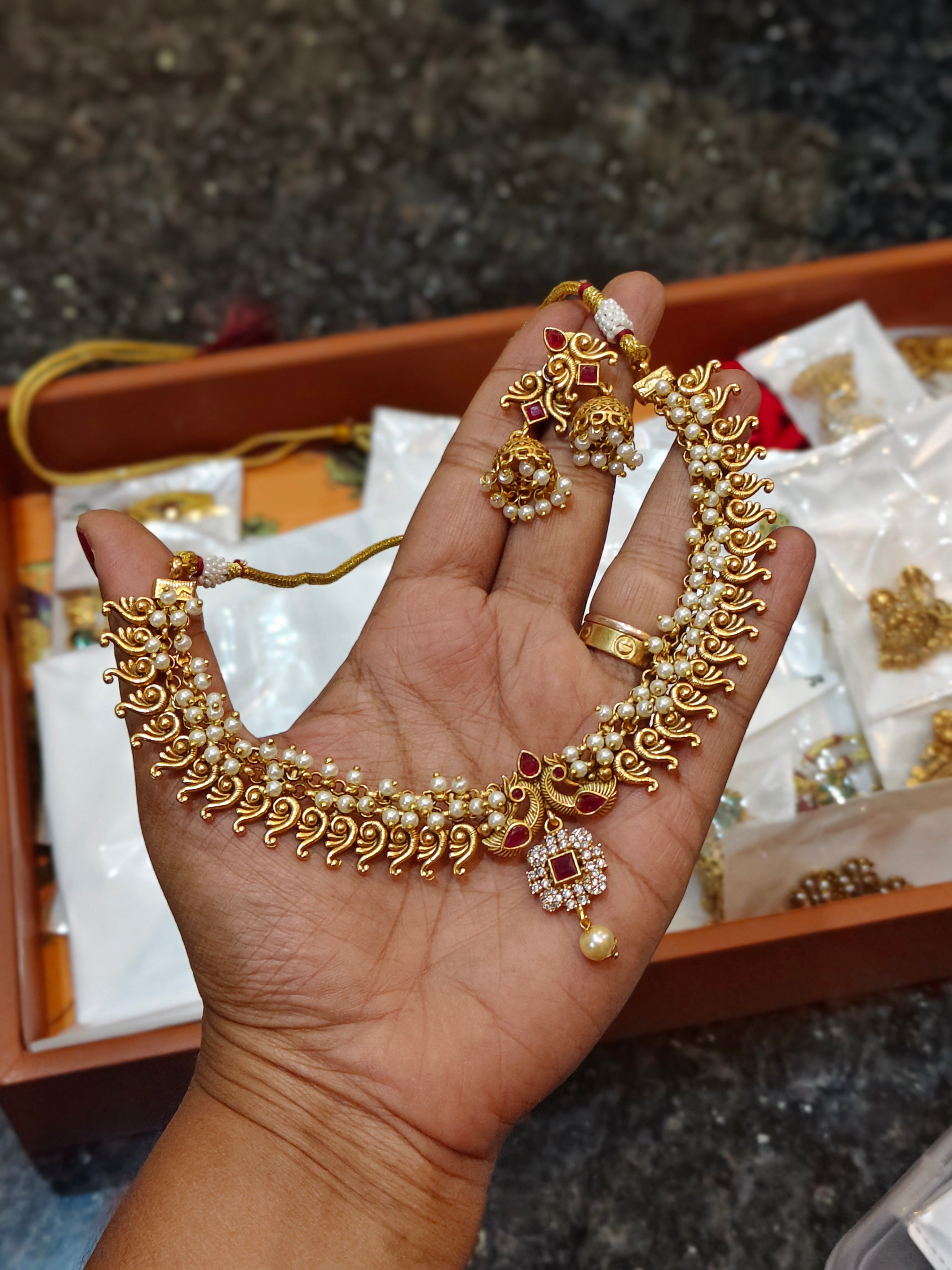 Pearl Design Temple Necklace