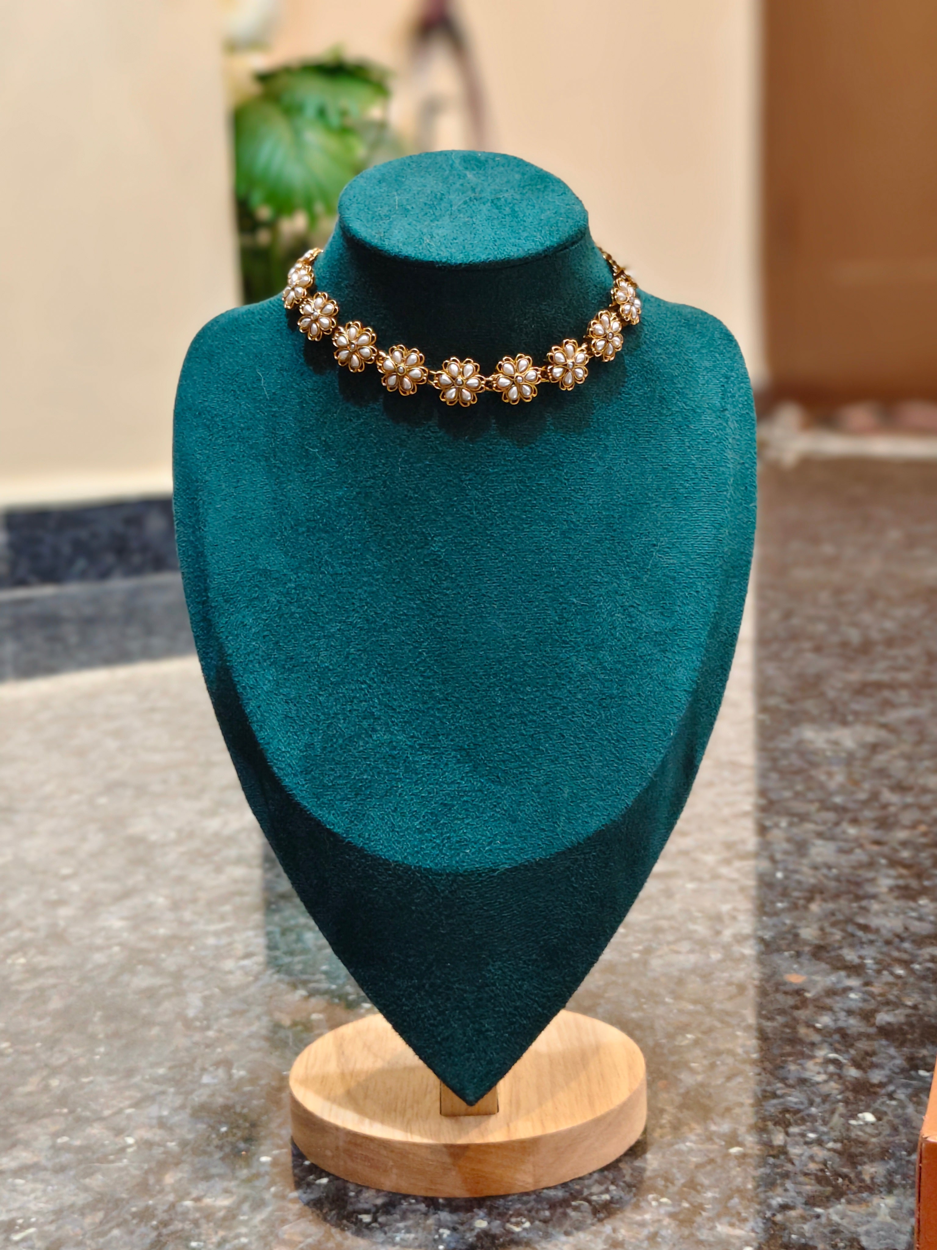 Flower Neck-Hugging Chokers