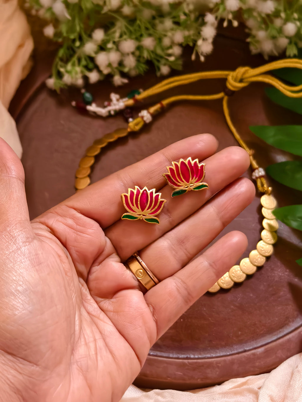 Lotus Coin Choker