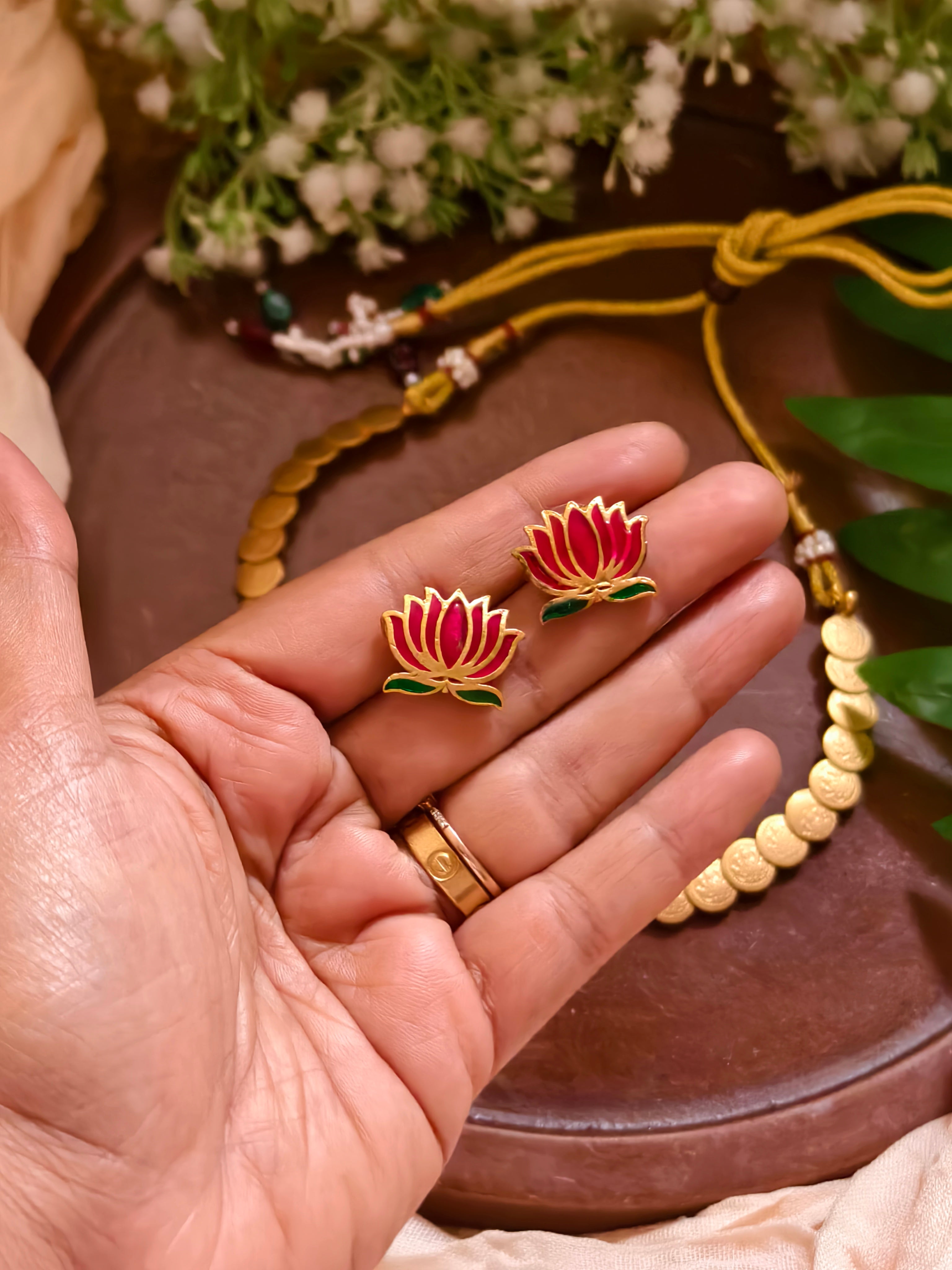 Lotus Coin Choker
