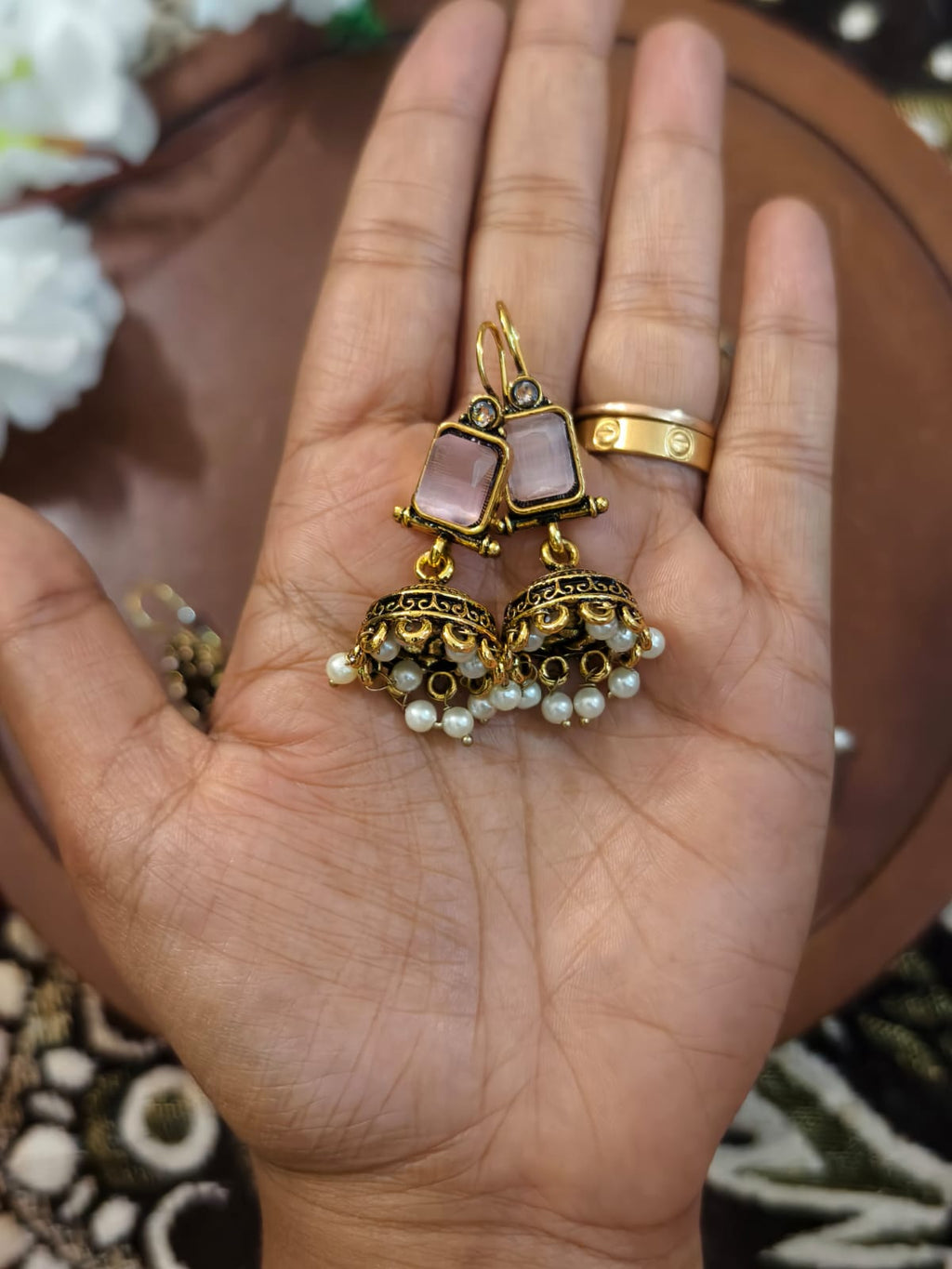 Single Stone Hook Style