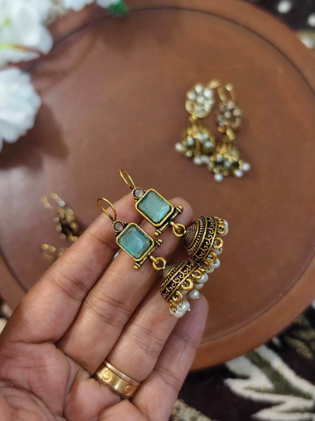 Single Stone Hook Style