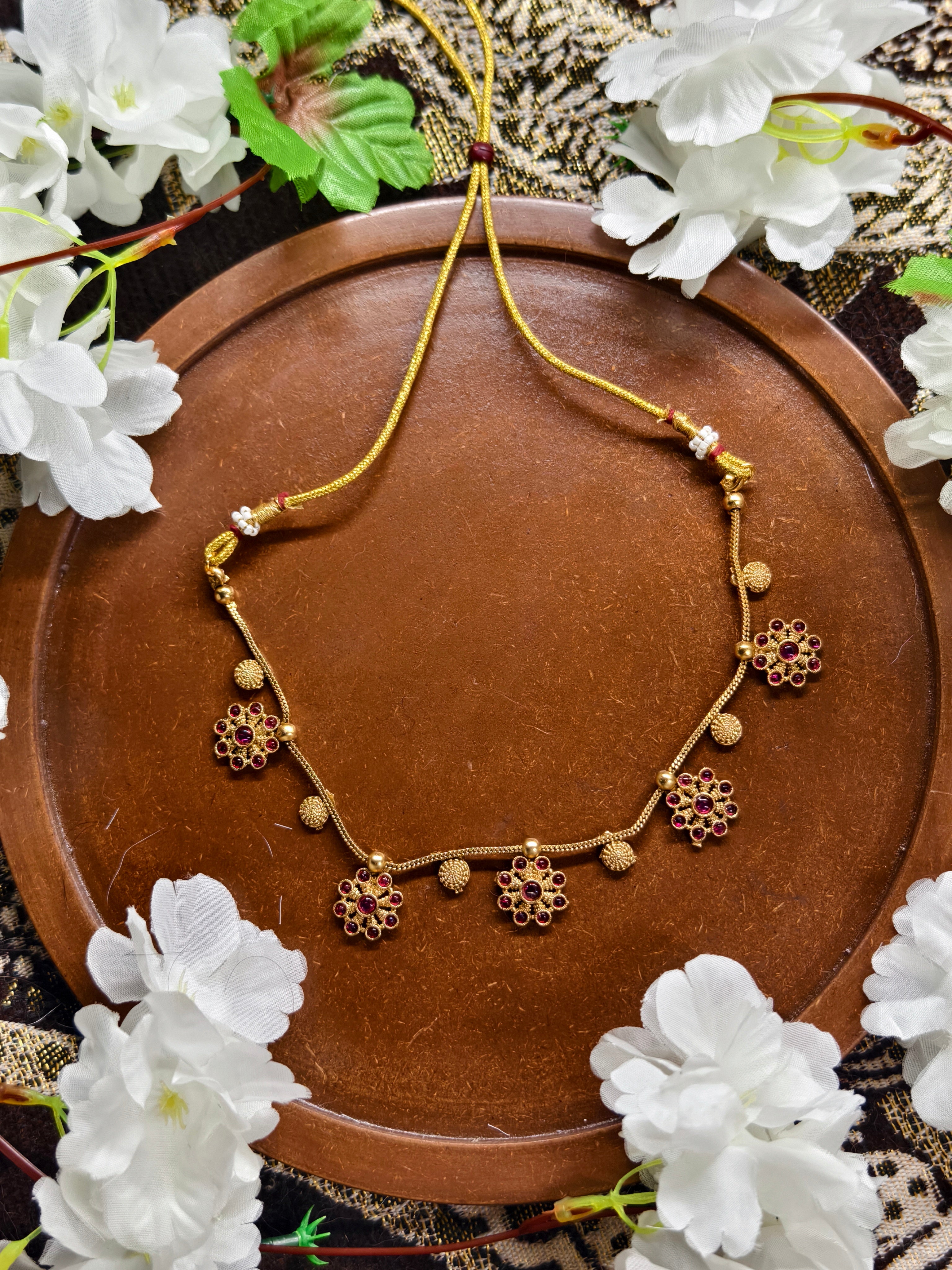 Simple Flower Design Necklace