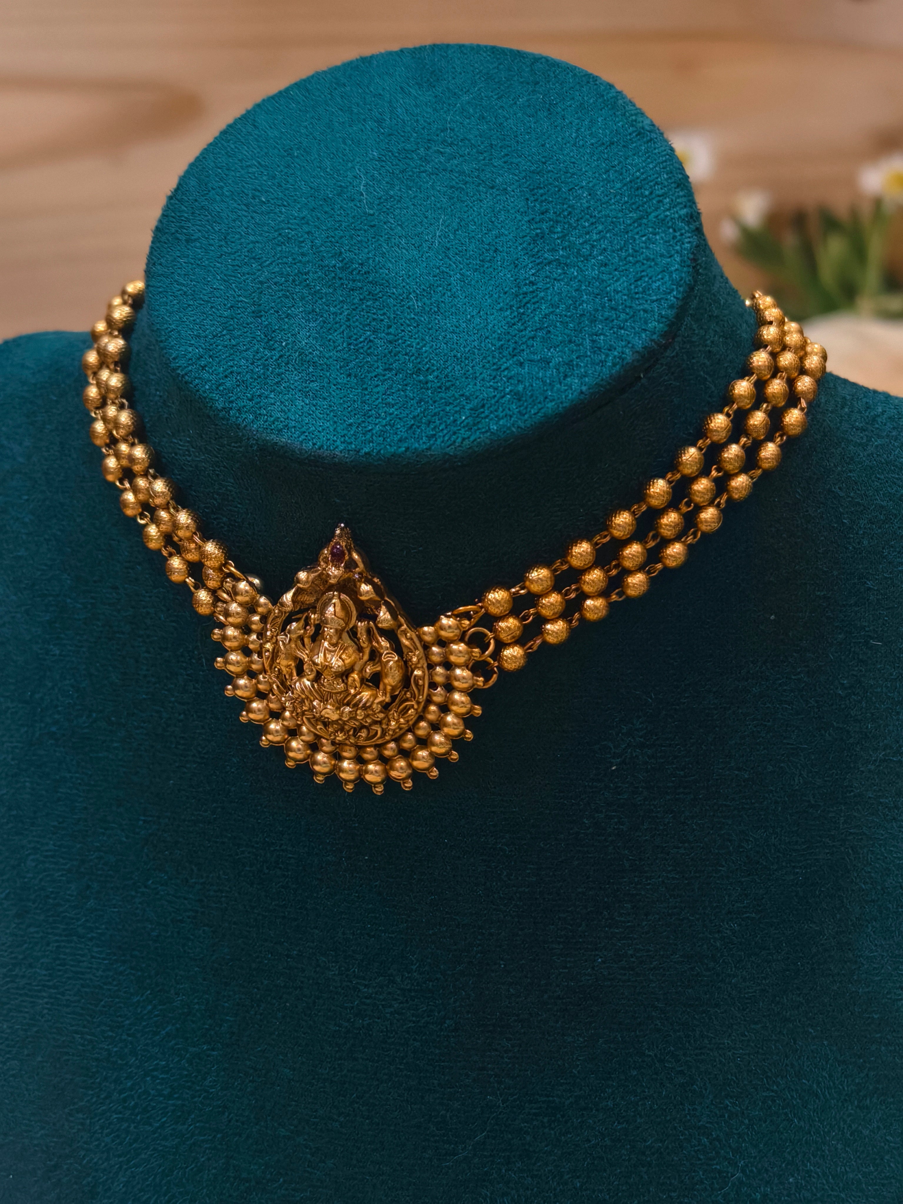 Neck Hugging Beads Choker set