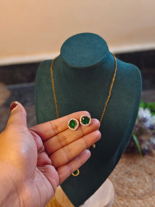 Dew Drop Necklace -Green Stone