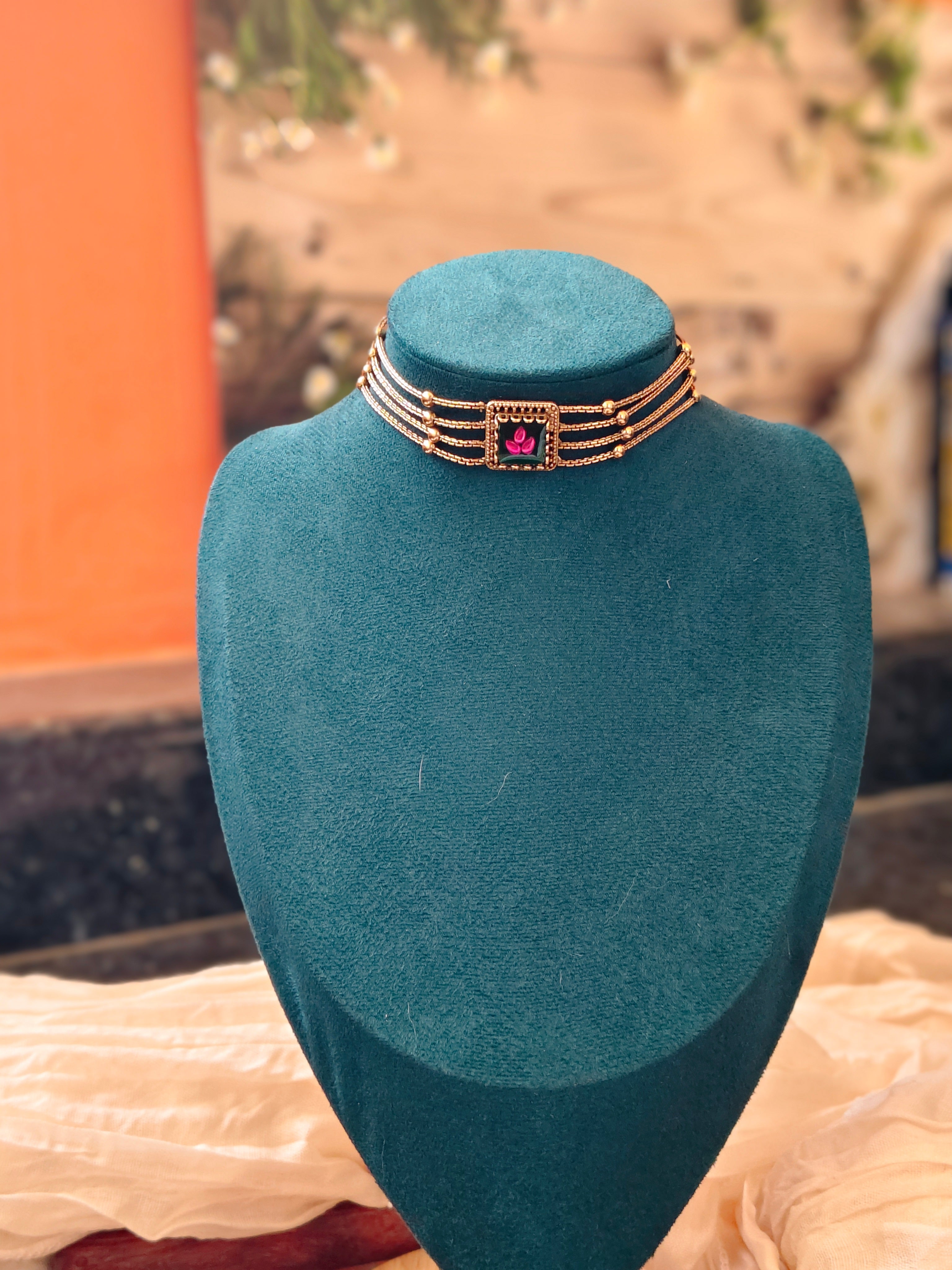 Green-Rasin Crafted Choker set