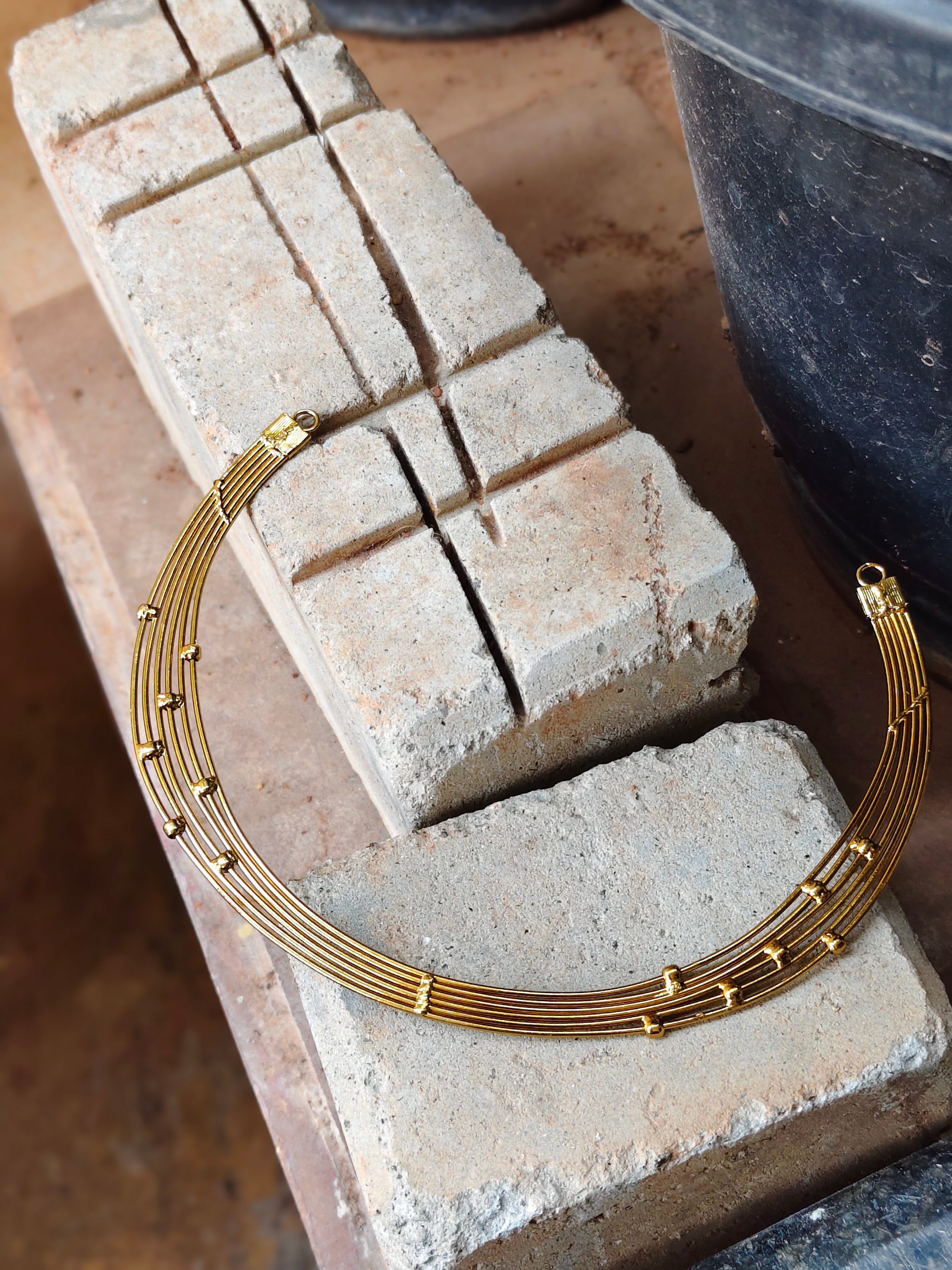 Hasli Single Statement Modern Necklace