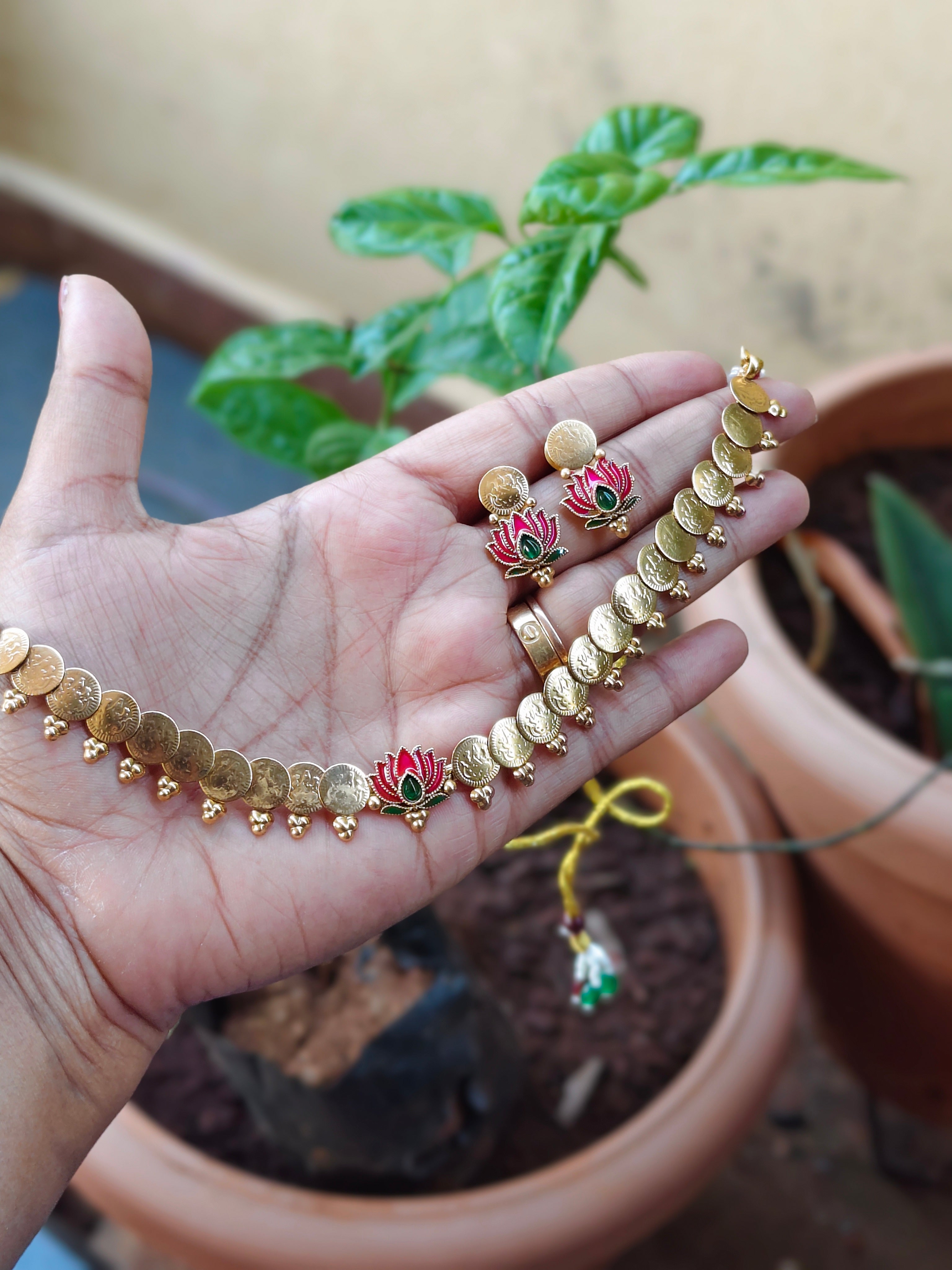 Single Lotus Coin Jewellery Choker set